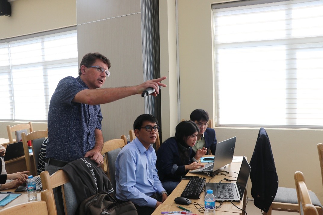 TS. Greg Paoli instructs students in the course